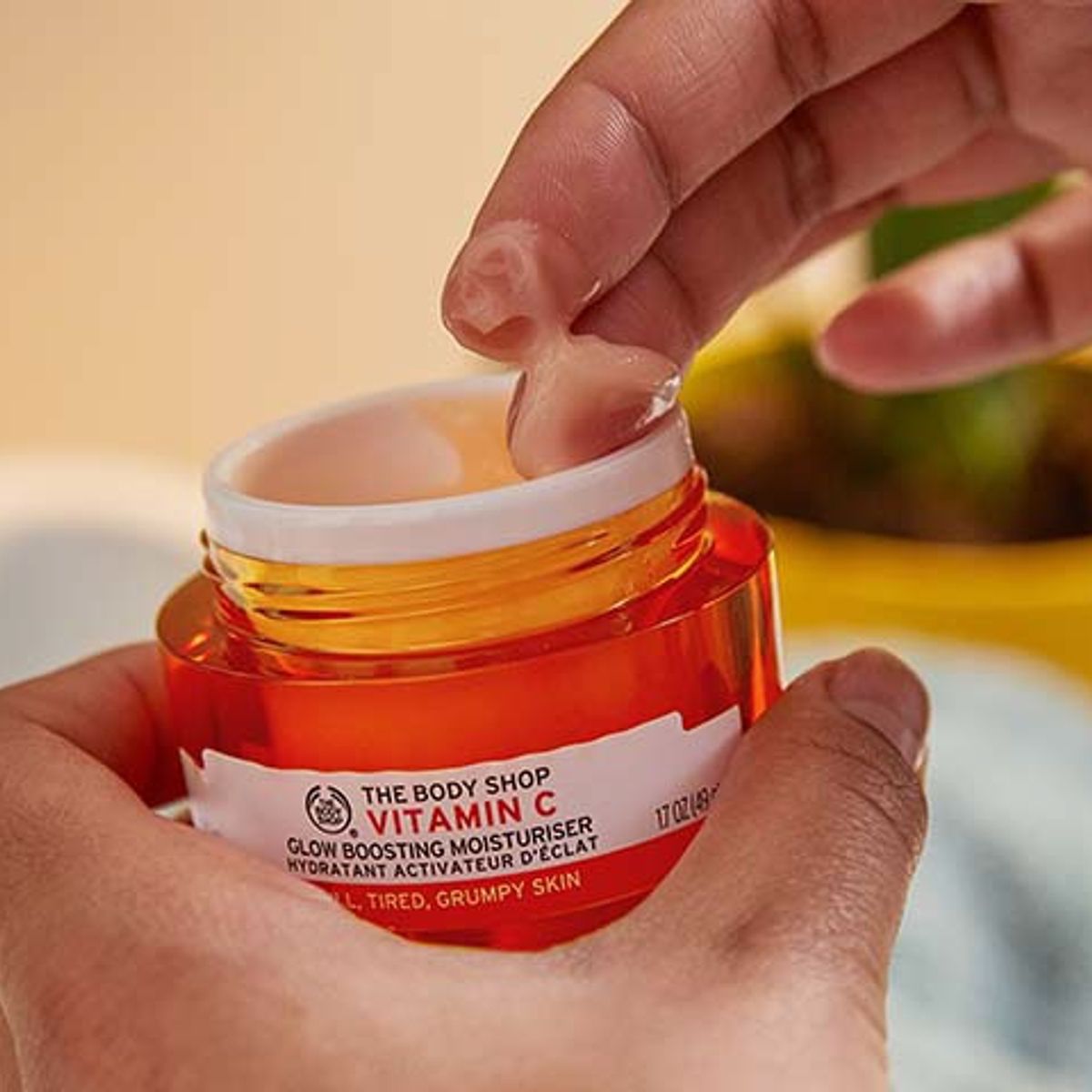 THE BODY SHOP - Vitamina C Glow Boosting Microdermabrasion 100 ml The Body Shop