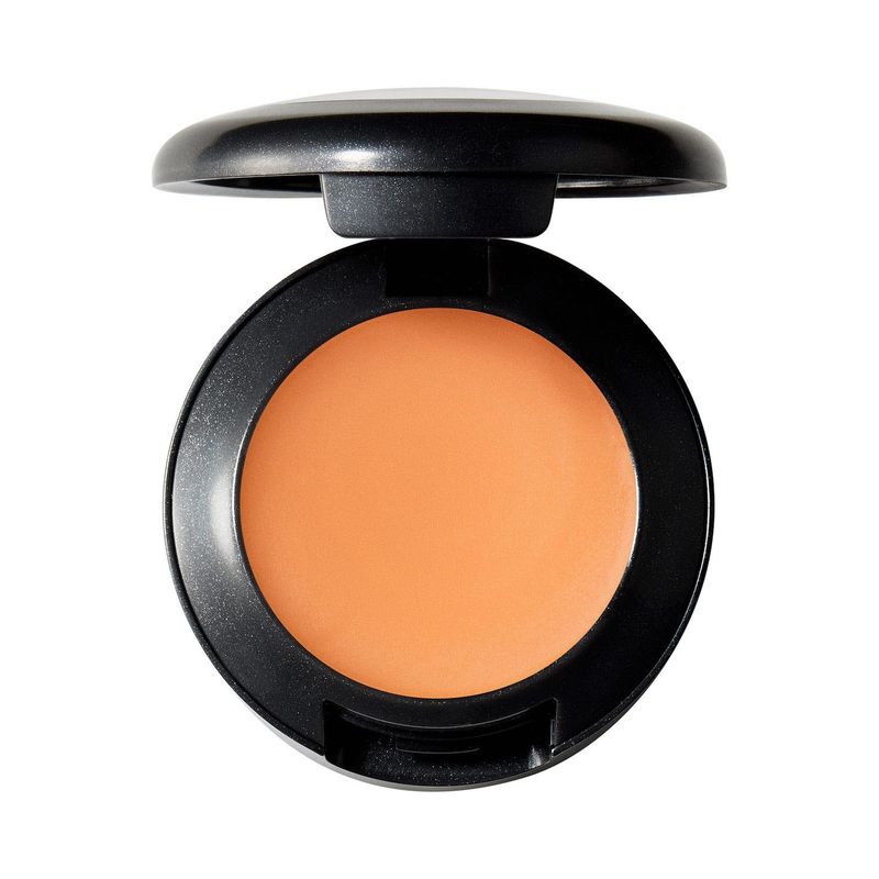 MAC - St Fn Conce Nc40 Mac Cosmetics