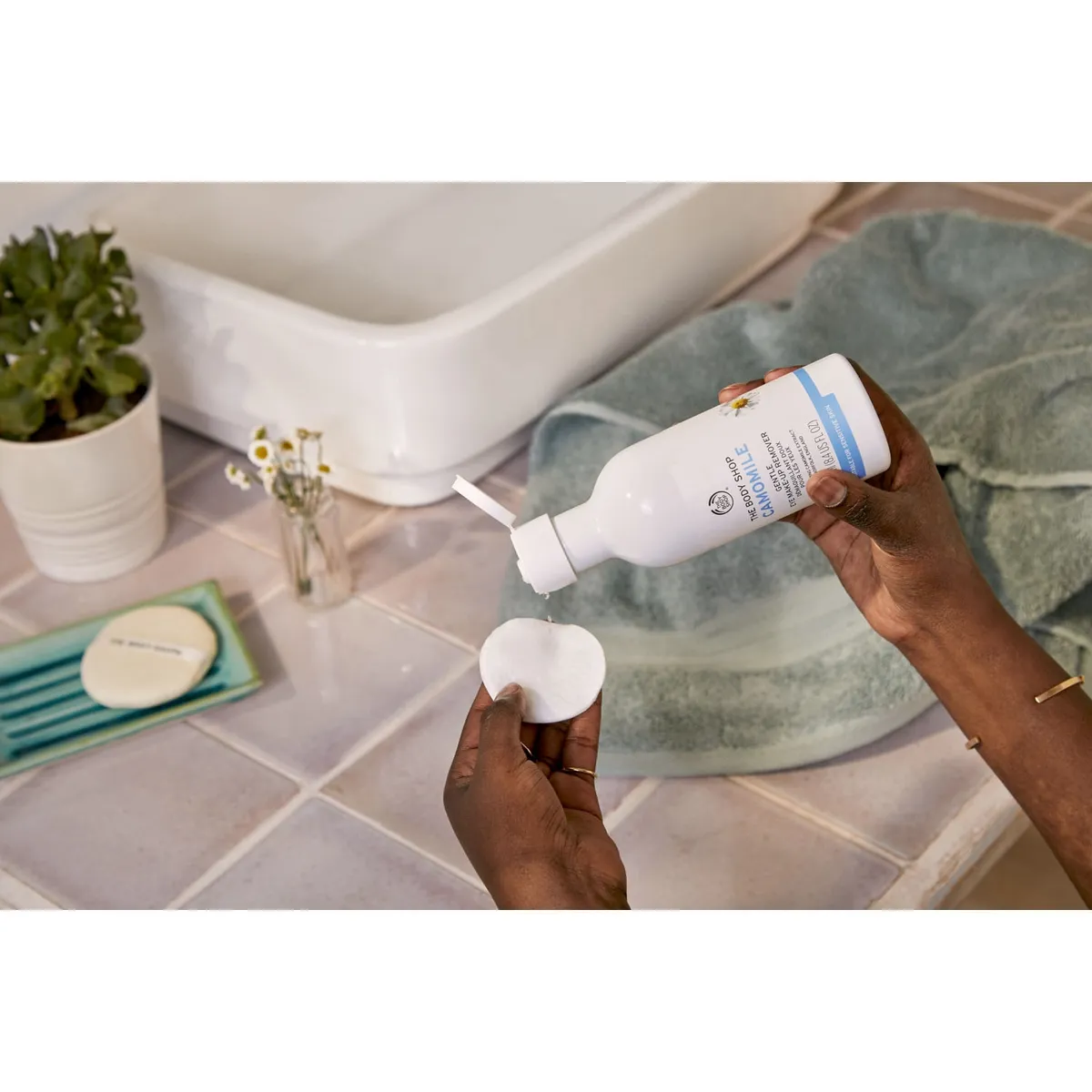 THE BODY SHOP - Camomile Gentle Eye Make Up R 250 ml The Body Shop