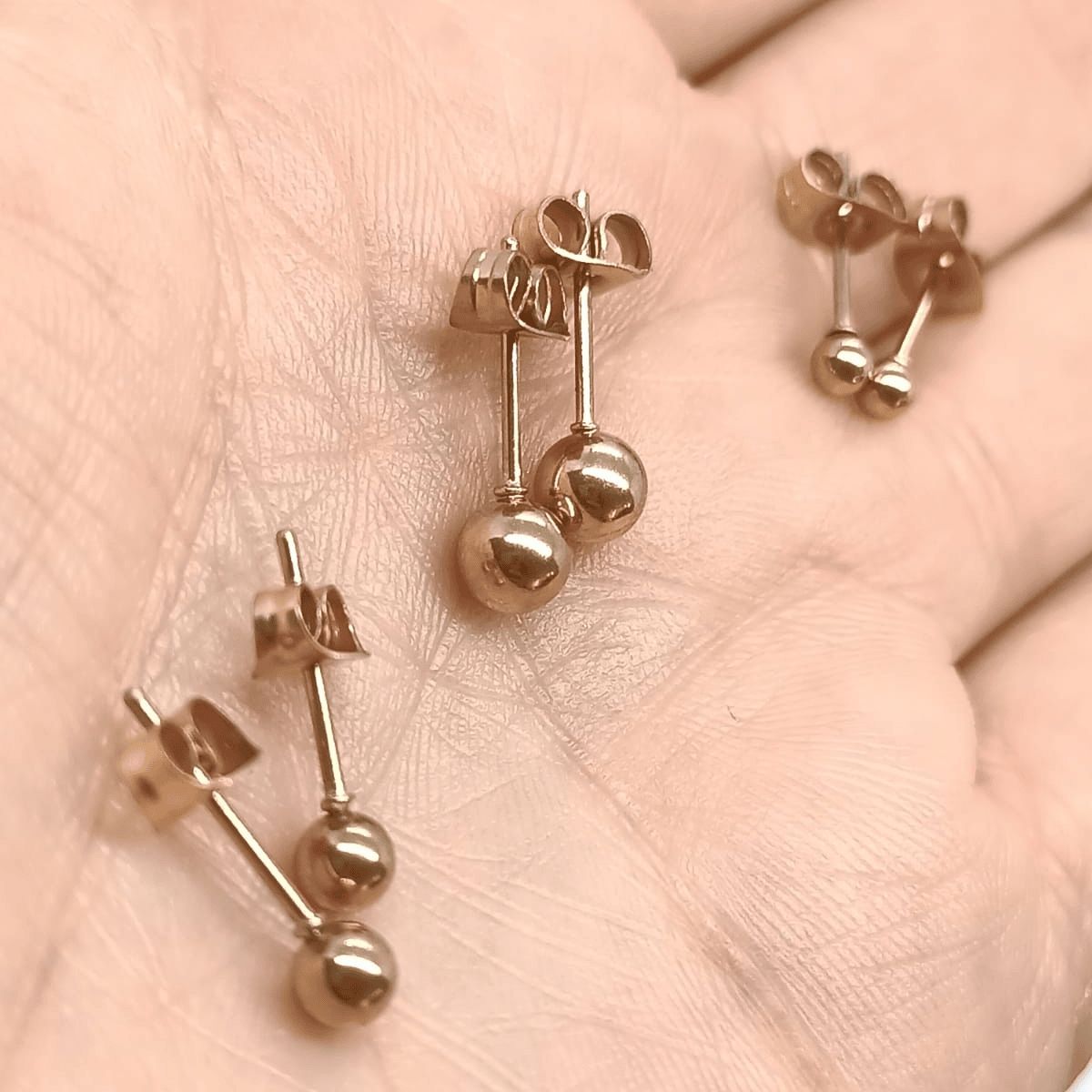 ELBAULDEJUMA - Aros esferas 5mm Gold rose chapado en oro 18kl hipoalergenico