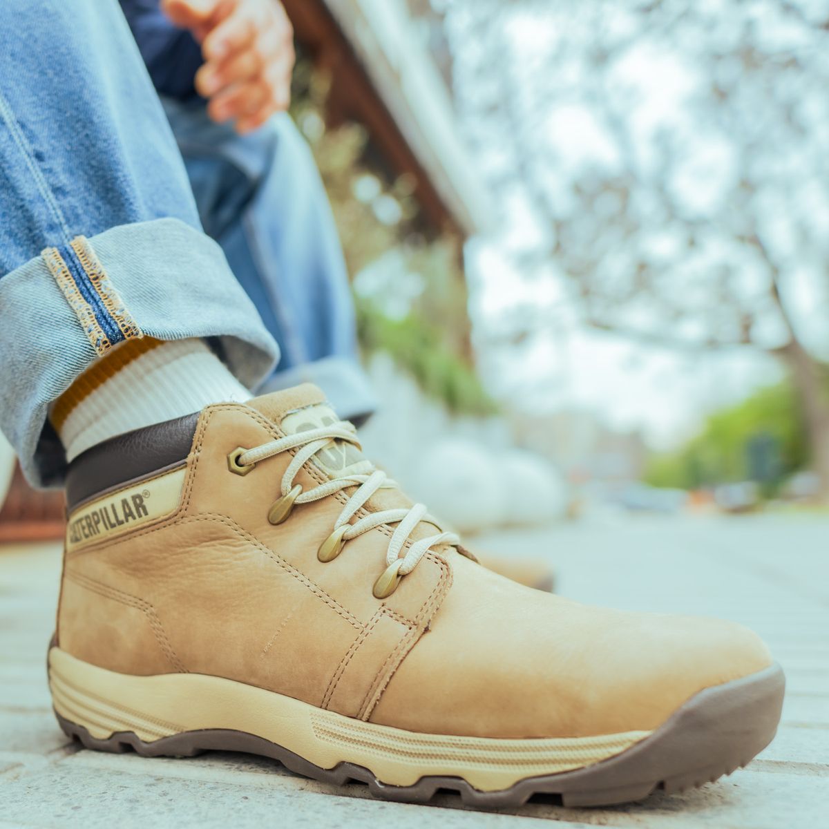 CAT - Botín Hombre Cuero Café Cat