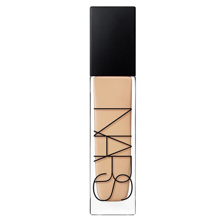 Base Natural Radiant Longwear Foundation