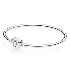 PANDORA - Pulsera Moments Rígida Plata Con Broche Corazón Mujer