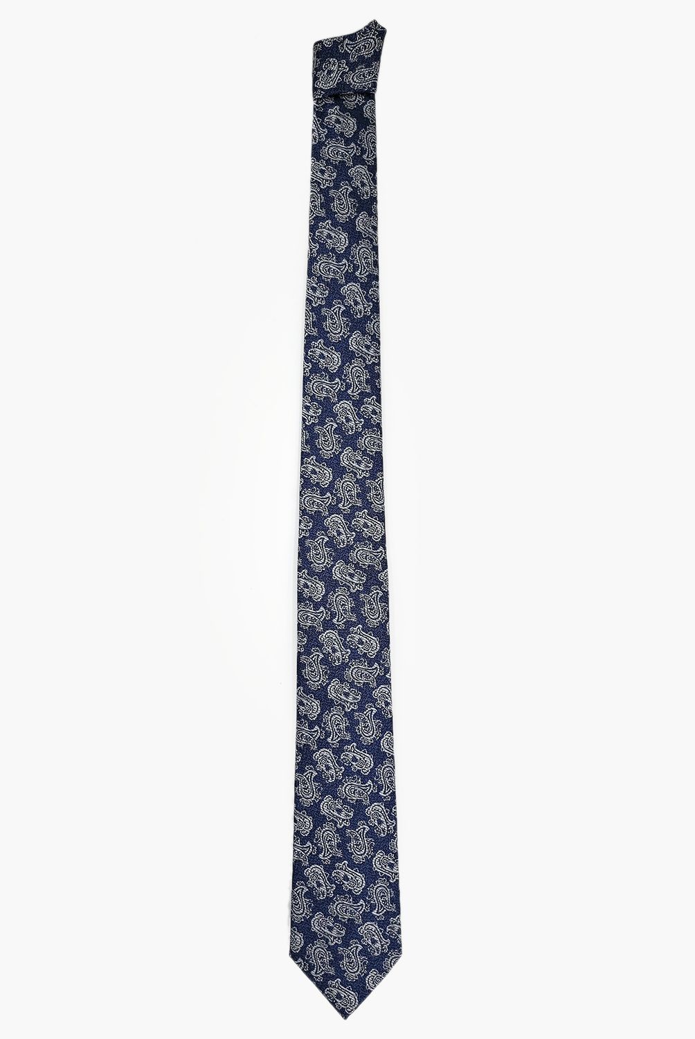 BASEMENT - Corbata