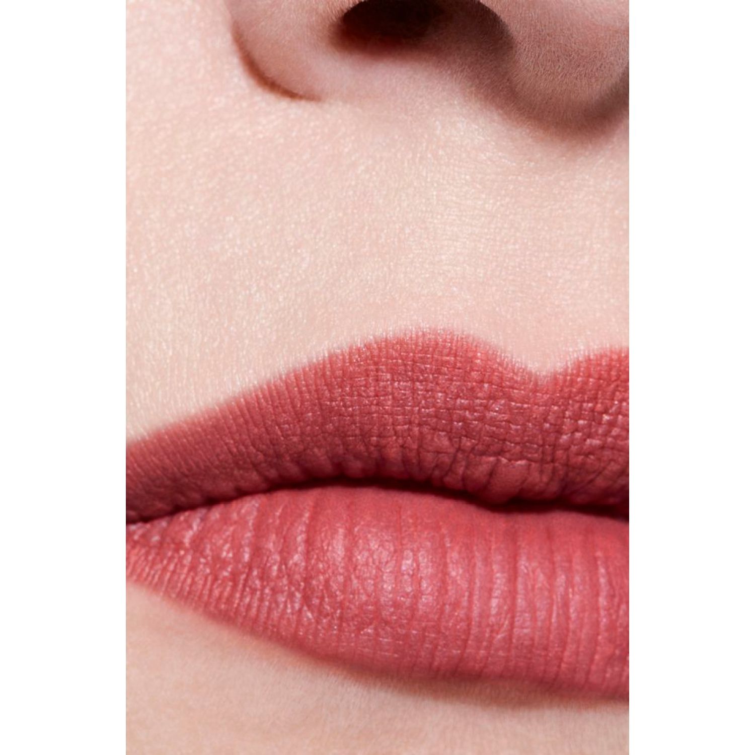 CHANEL ROUGE ALLURE VELVET La Barra de Labios Aterciopelada