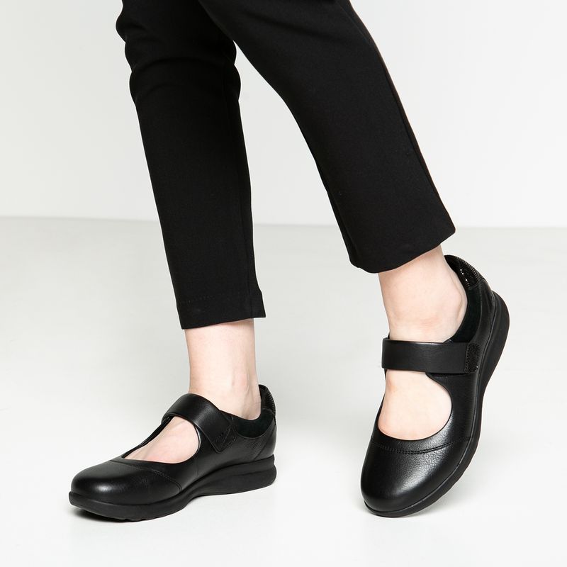CLARKS - Zapatilla Urbana Mujer Adorn Strap