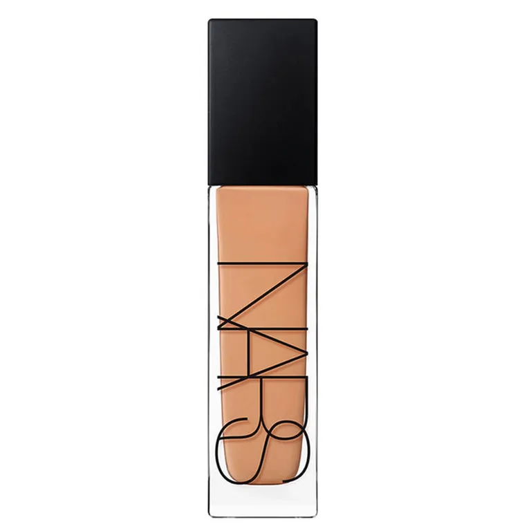 Base Natural Radiant Longwear Foundation