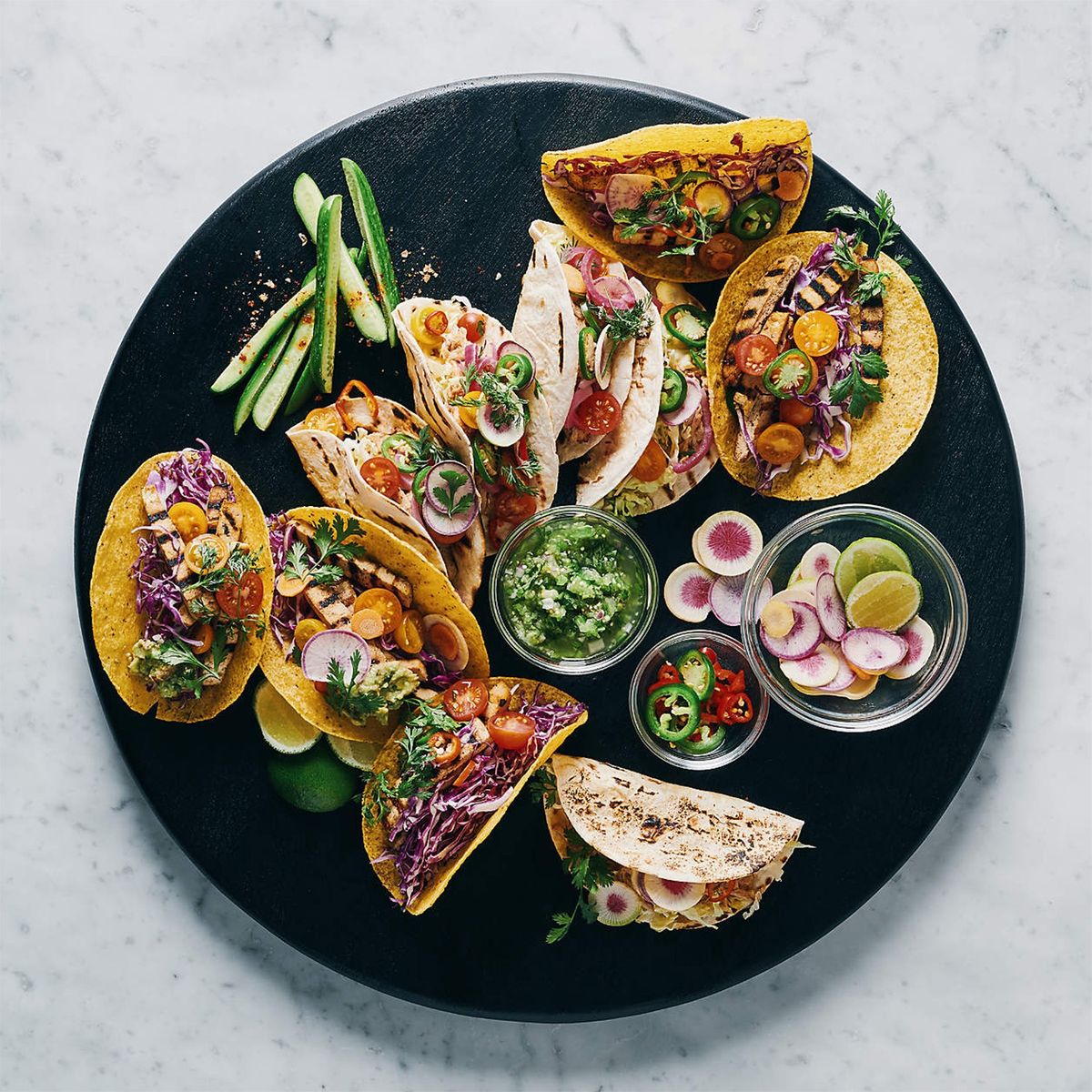 CRATE & BARREL - Tabla Redonda Grande Tondo Black Crate & Barrel