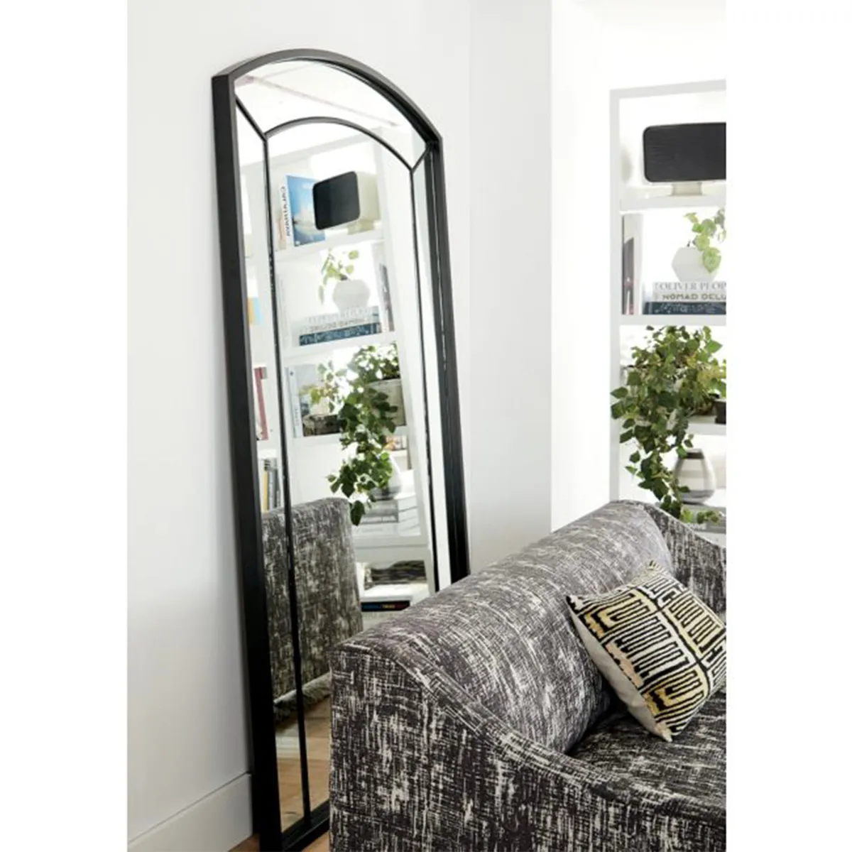 CRATE & BARREL - Espejo de Pie Capra Crate & Barrel