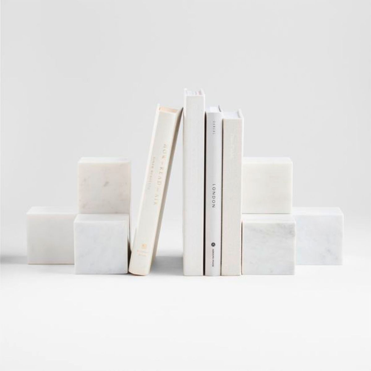 CRATE & BARREL - Soporte Libros Mediano Pilar Marmol Sain Crate & Barrel