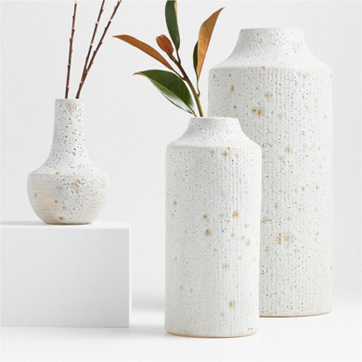 CRATE & BARREL - Florero Ema Ceramica Crate&Barrel
