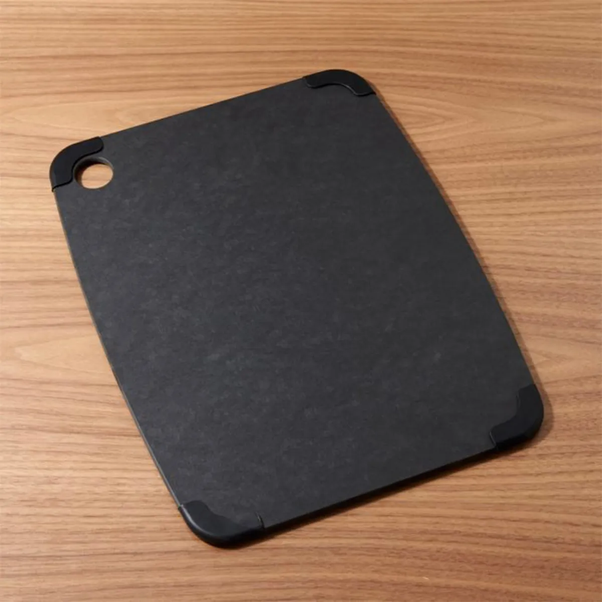 CRATE & BARREL - Tabla Cortar Epicurean Negro bordes Crate & Barrel