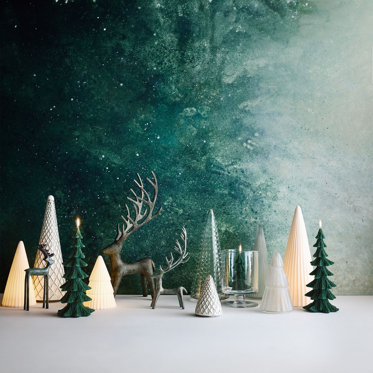 CRATE & BARREL - Reno Decorativo Verde 23 Cm Crate & Barrel