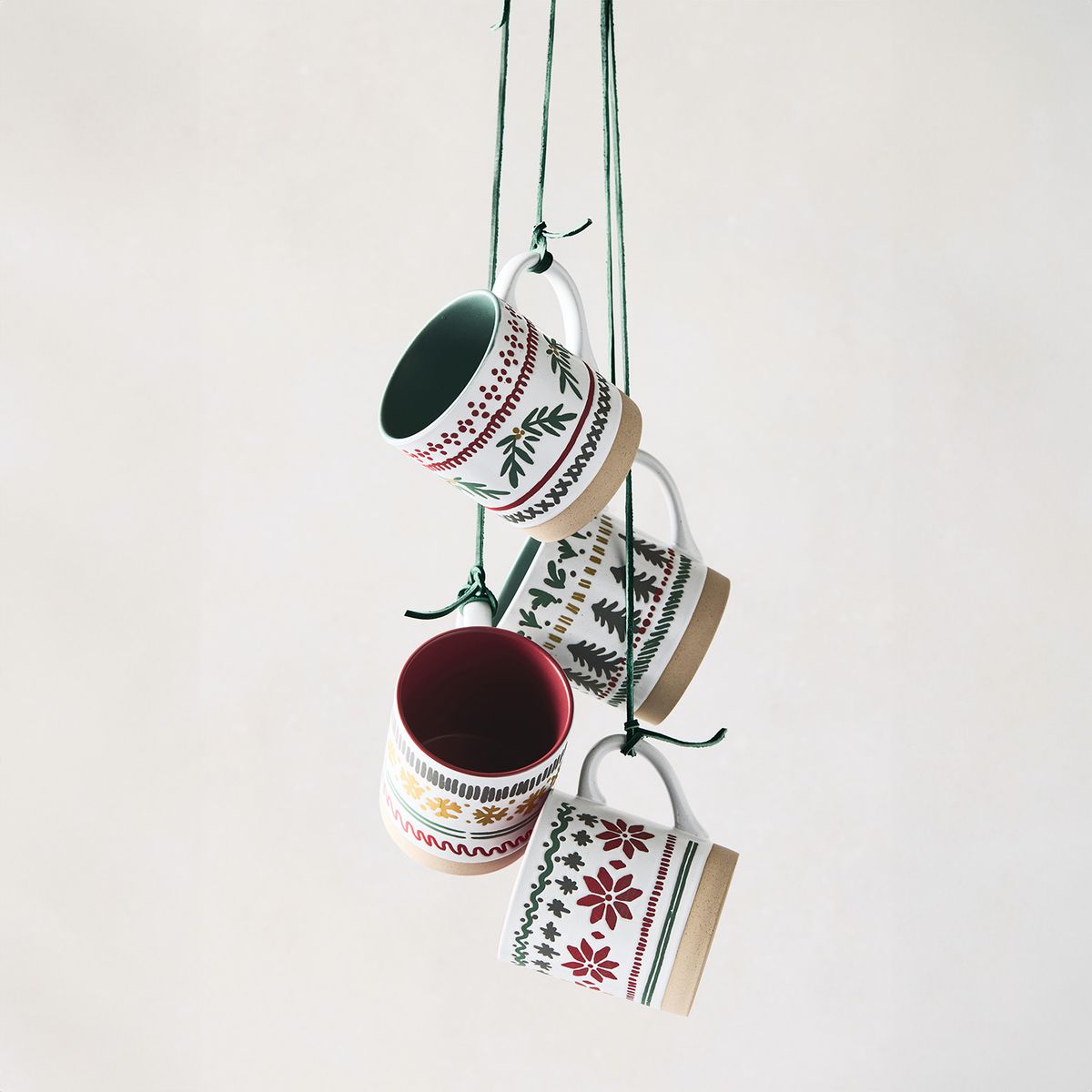 CRATE & BARREL - Set 4 Mugs Fair Crate & Barrel