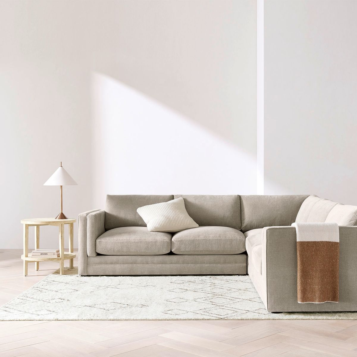 CRATE & BARREL - Mesa Lateral Clairemont Natural Crate & Barrel