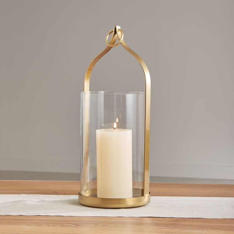 CRATE & BARREL - Candelabro Priya de Latón Crate & Barrel