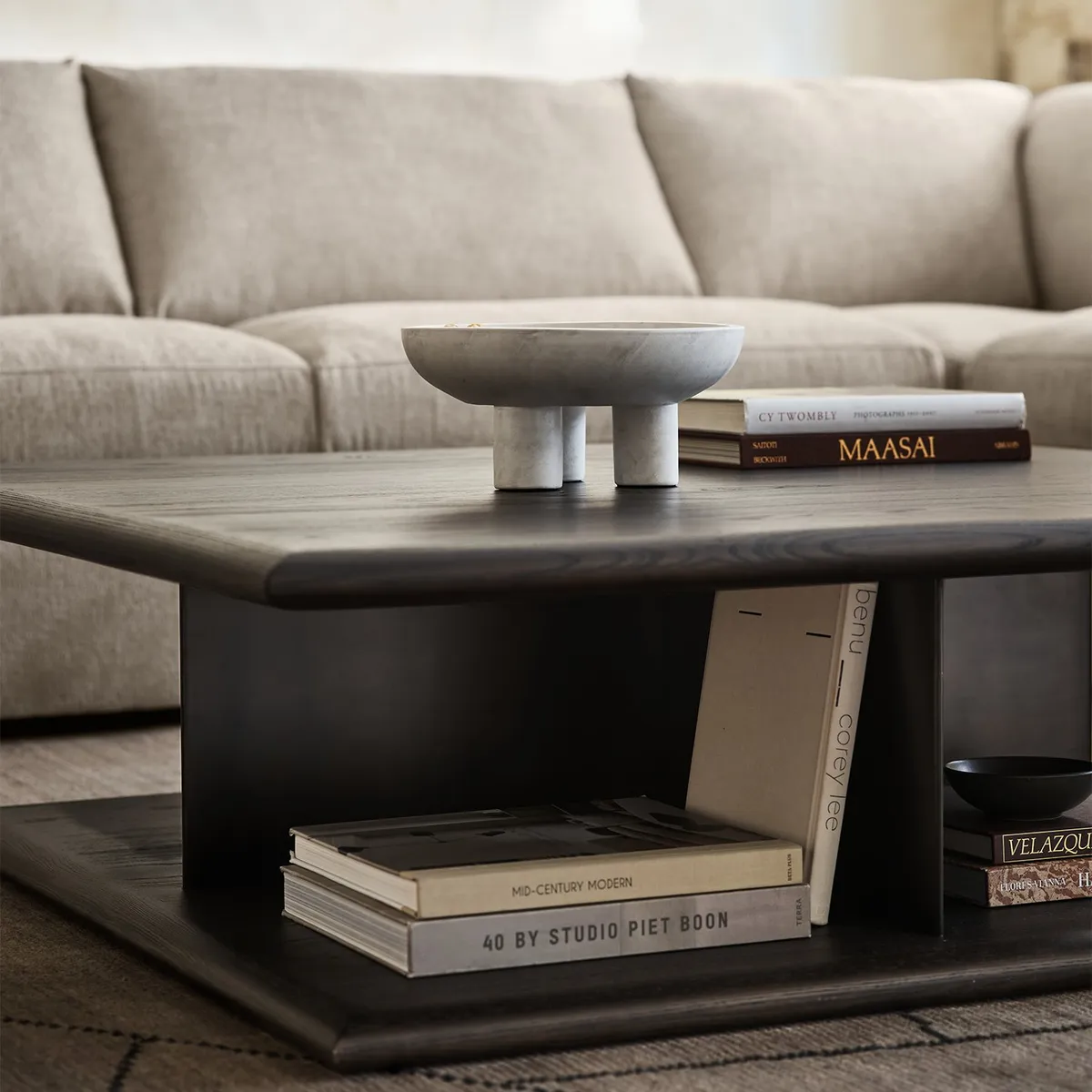 CRATE & BARREL - Centro De Mesa Bowl Tres Pies Cerámica Crate & Barrel