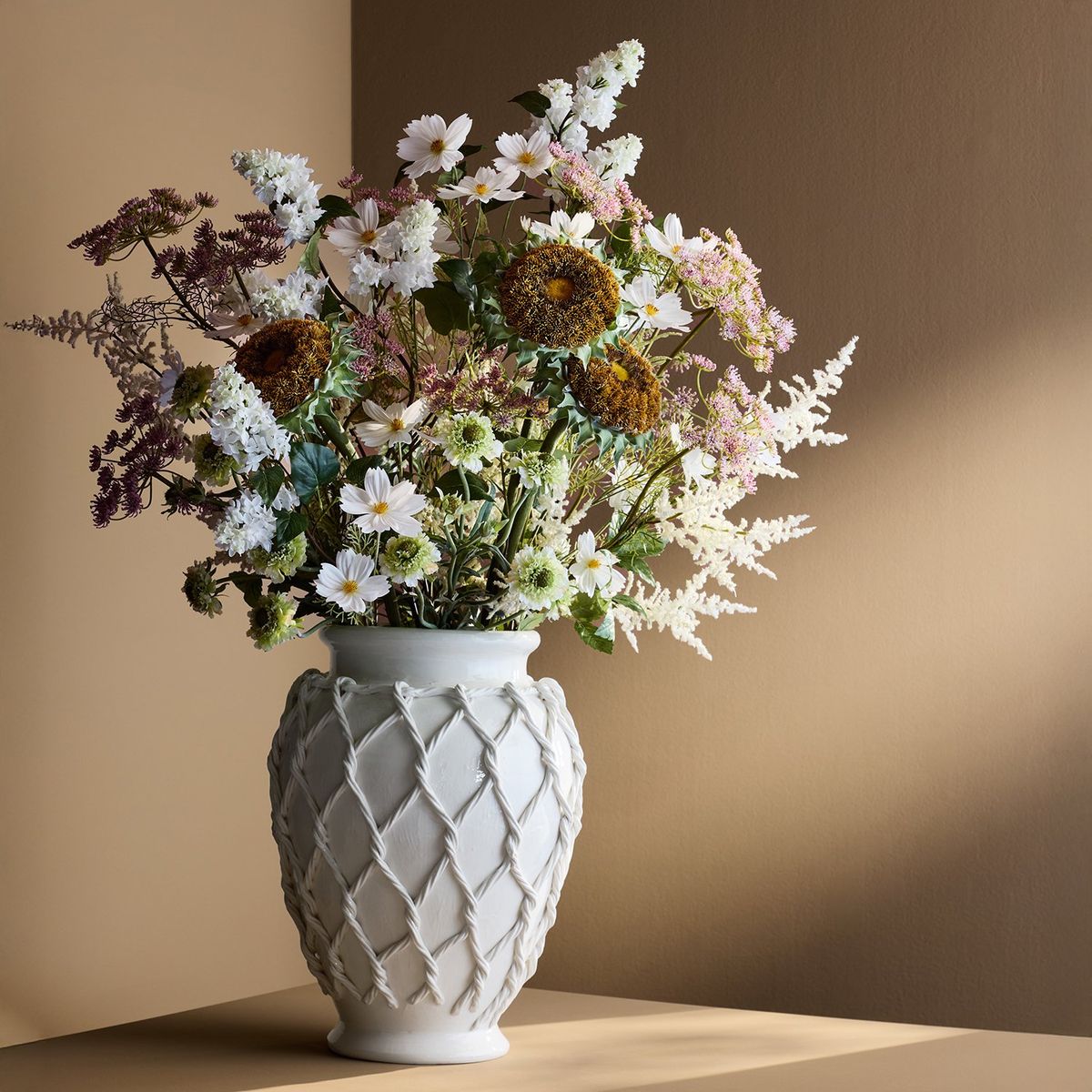 CRATE & BARREL - Rama Cosmos Blanco Artificial 89 cm Crate & Barrel