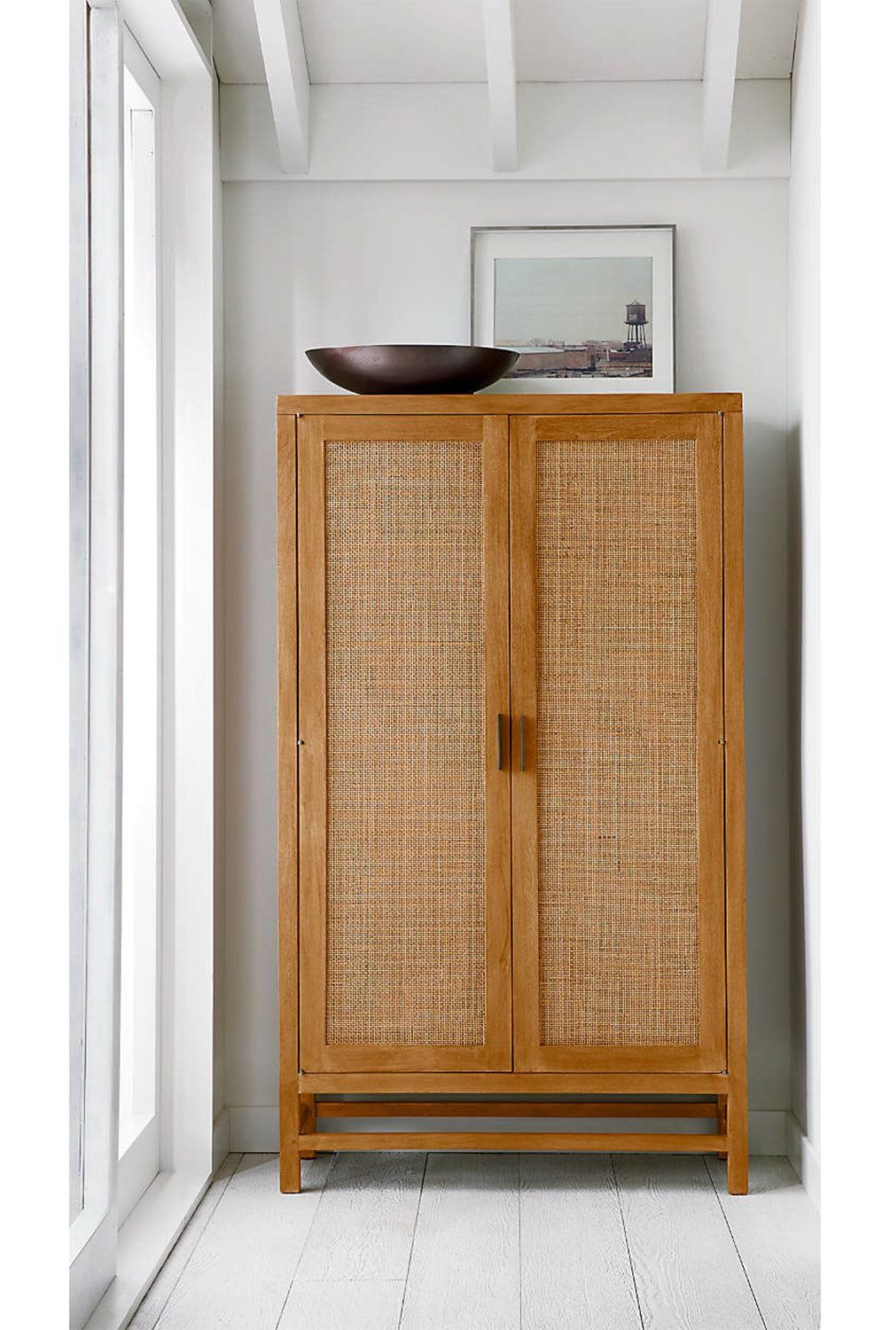 CRATE & BARREL - Vitrina Blake Marrón Crate & Barrel