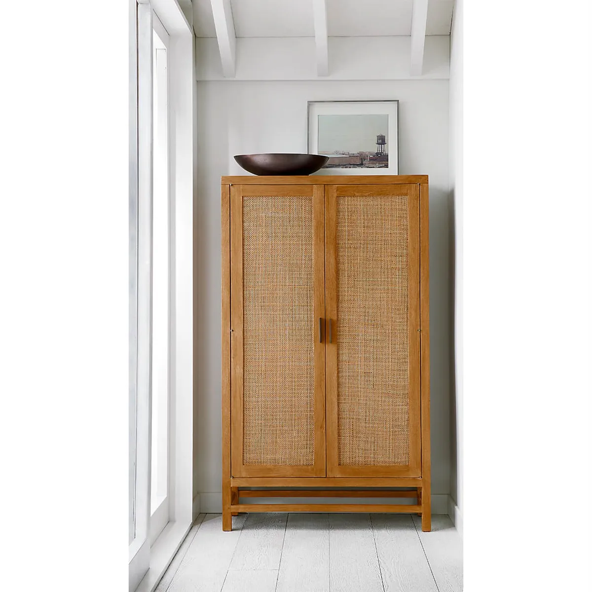 CRATE & BARREL - Vitrina Blake Marrón Crate & Barrel