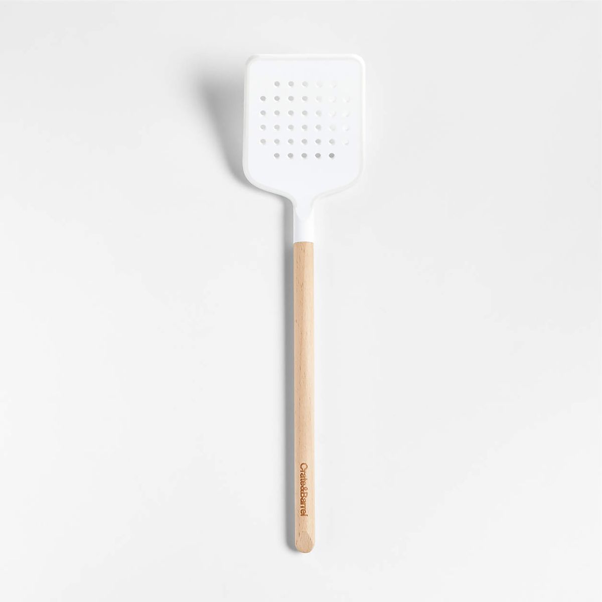 CRATE & BARREL - Utensilio Ranurado Blanco Silicona Y Madera Crate & Barrel