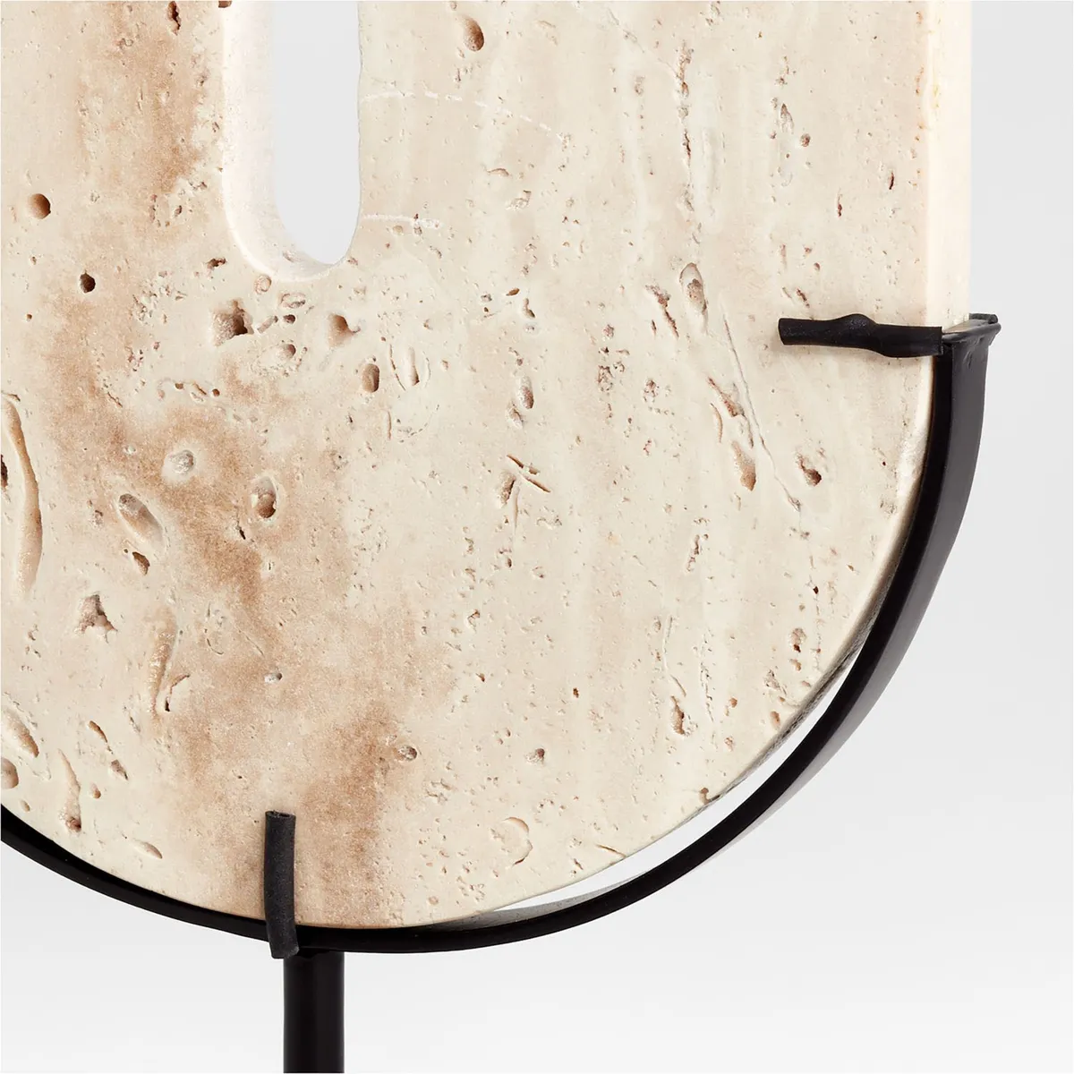 CRATE & BARREL - Escultura Travertino Destan Crate & Barrel