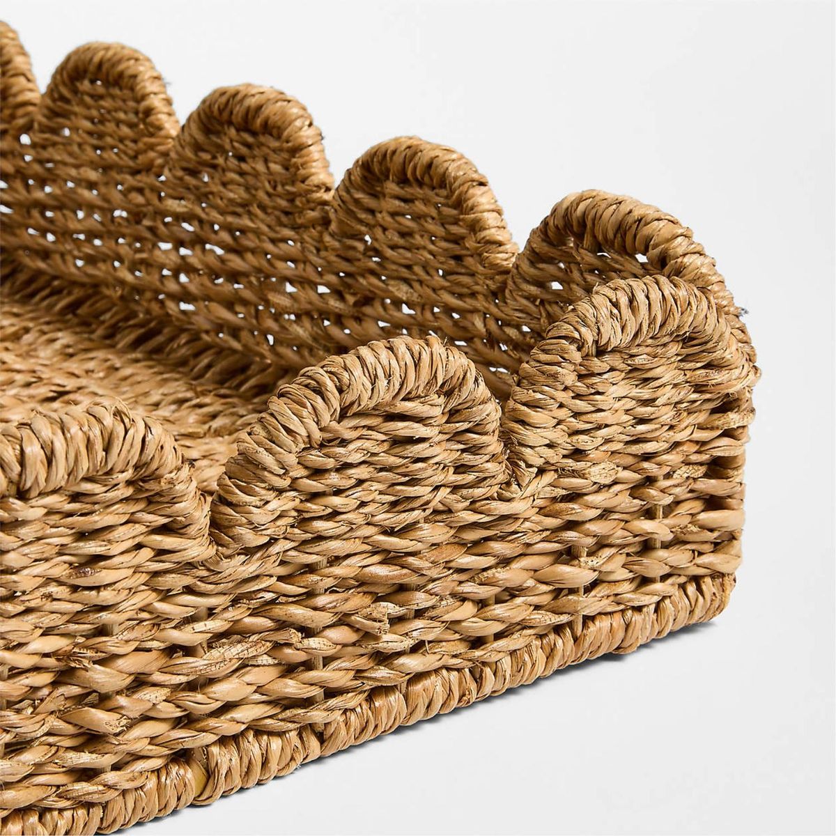 CRATE & BARREL - Bandeja Scallop Pequena de Fibra