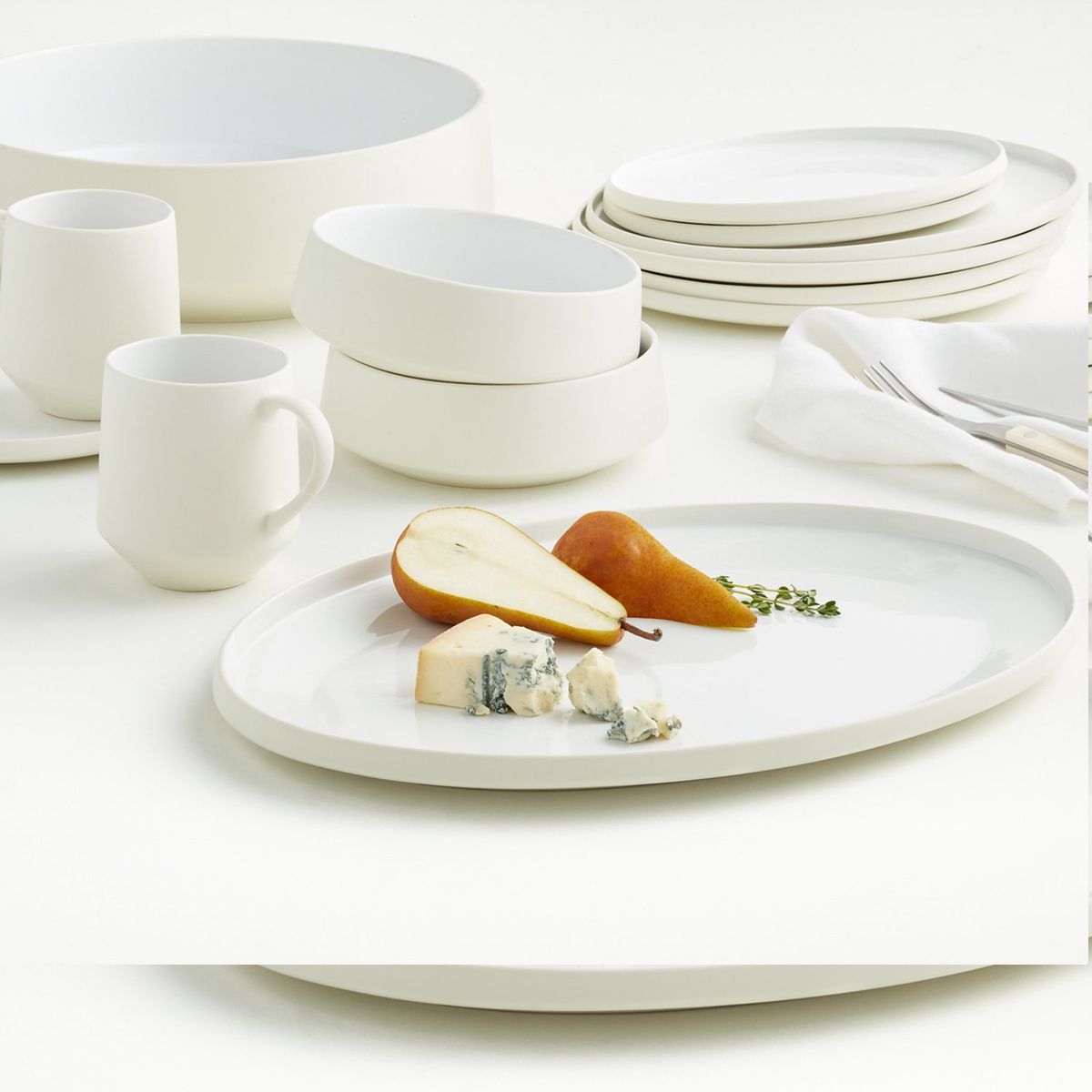 CRATE & BARREL - Mug Tour Crate & Barrel