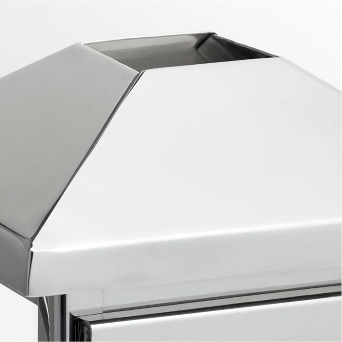 CRATE & BARREL - Farol Petaluma Plateado Crate & Barrel