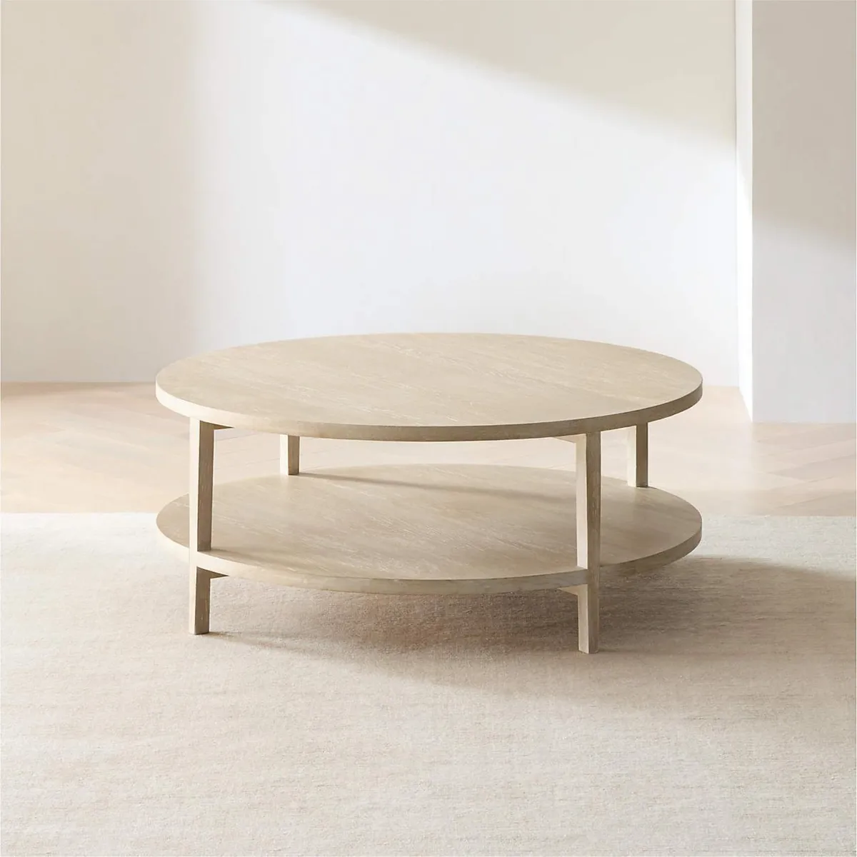 CRATE & BARREL - Mesa De Centro Redonda Clairemont Madera De Roble Natural Crate & Barrel
