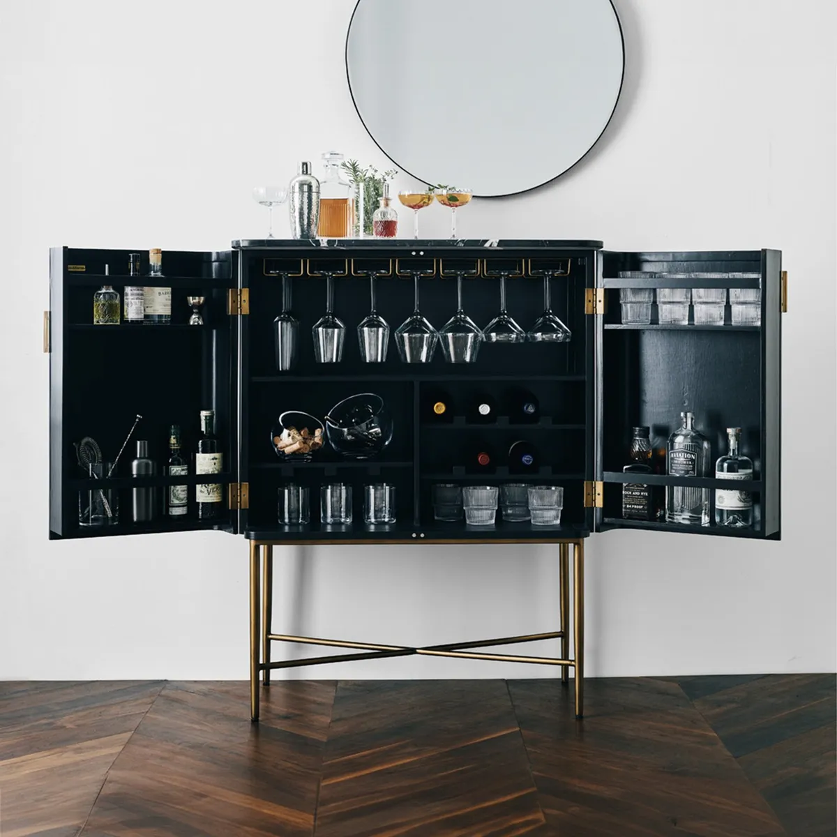 CRATE & BARREL - Bar Fayette Negro Acanalado Crate & Barrel