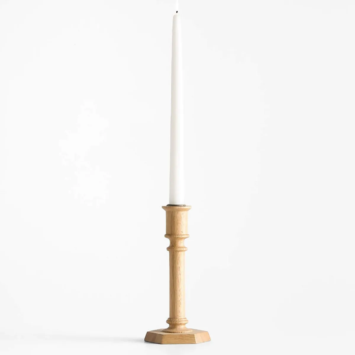 CRATE & BARREL - Candelabro Simson roble 20cm