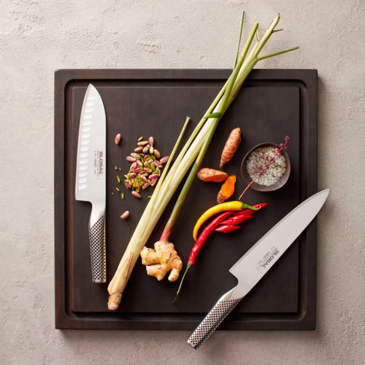 CRATE & BARREL - Tabla Gris Lavado Edge Crate & Barrel