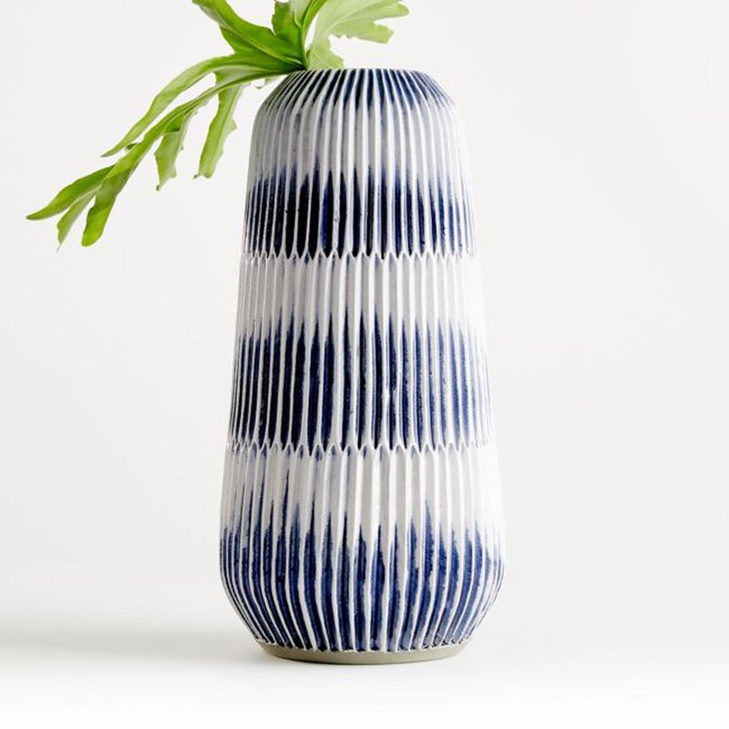 CRATE & BARREL - Florero Piega Crate&Barrel