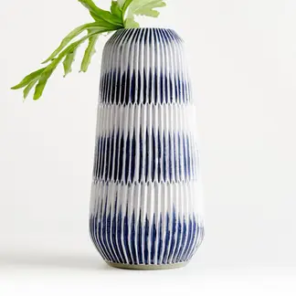 CRATE & BARREL - Florero Piega Crate&Barrel
