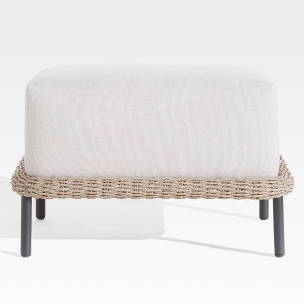 CRATE & BARREL - Otomán Grotta Exterior Mimbre Crate & Barrel