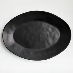 CRATE & BARREL - Fuente Oval Marin Negro 51 Cm