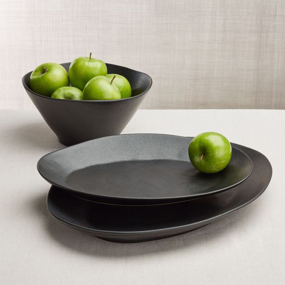 CRATE & BARREL - Fuente Oval Marin Negro 51 Cm Crate & Barrel