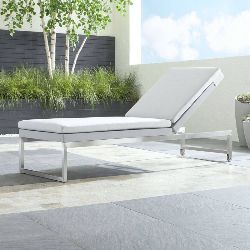 CRATE & BARREL - Reposera Dune Gris Claro