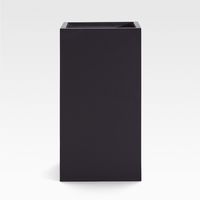 Jardinera Walker Negra Crate&Barrel