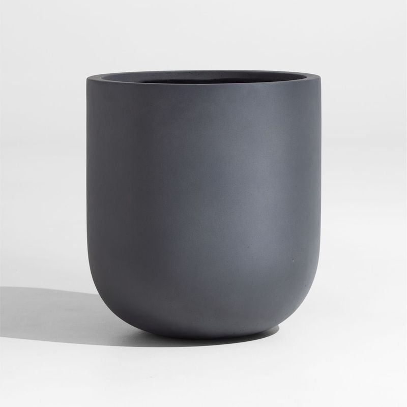 CRATE & BARREL - Macetero Junio Grafito Mediano Crate & Barrel