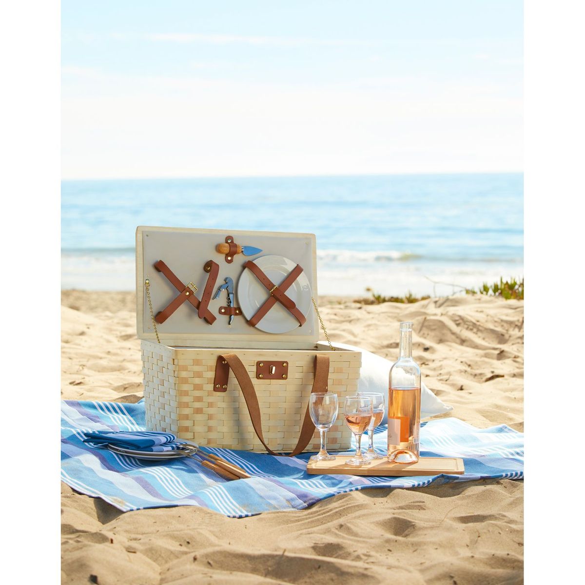 CRATE & BARREL - Cesta Picnic De Madera Equipada Crate & Barrel