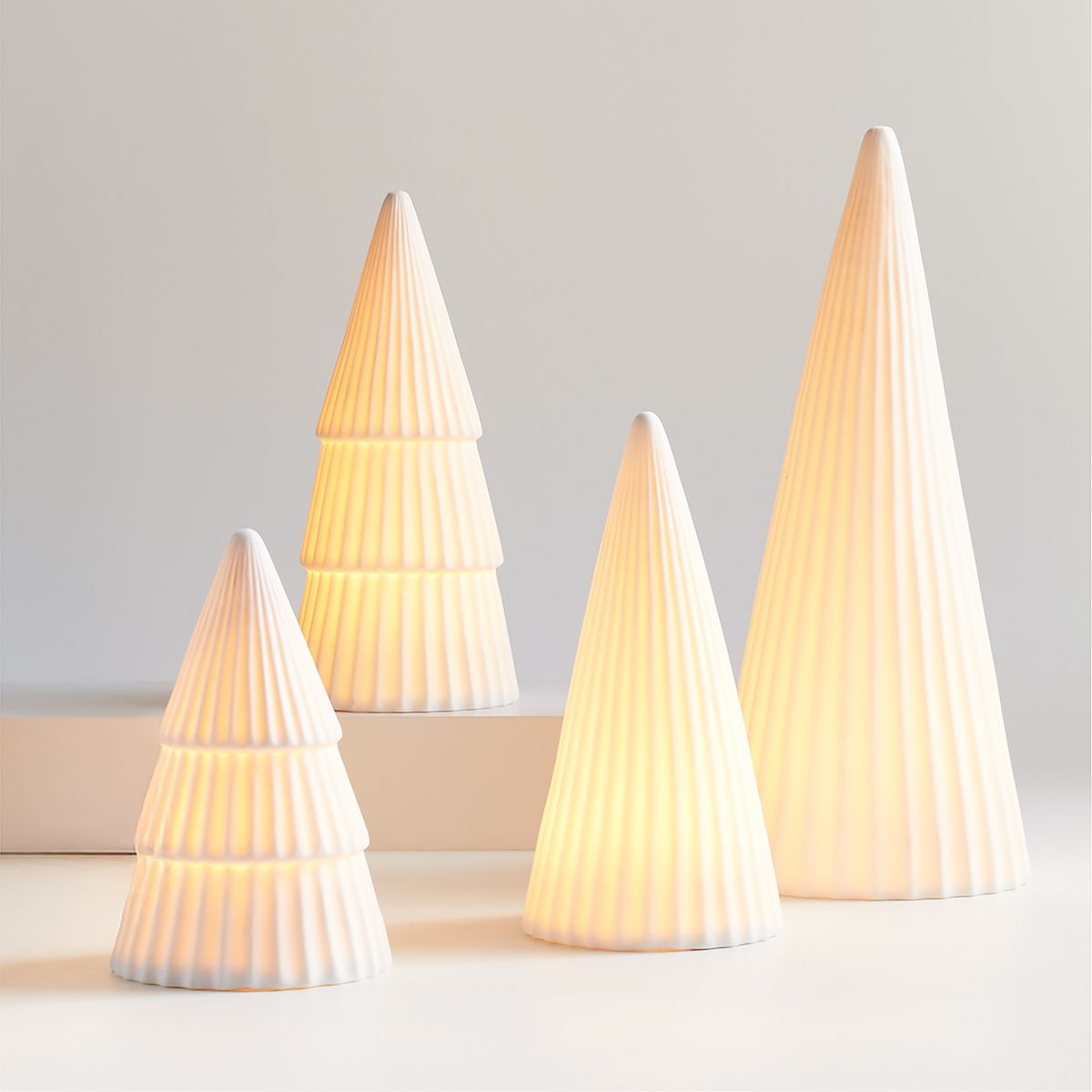 CRATE & BARREL - Pino Porcelana Led M Crate & Barrel