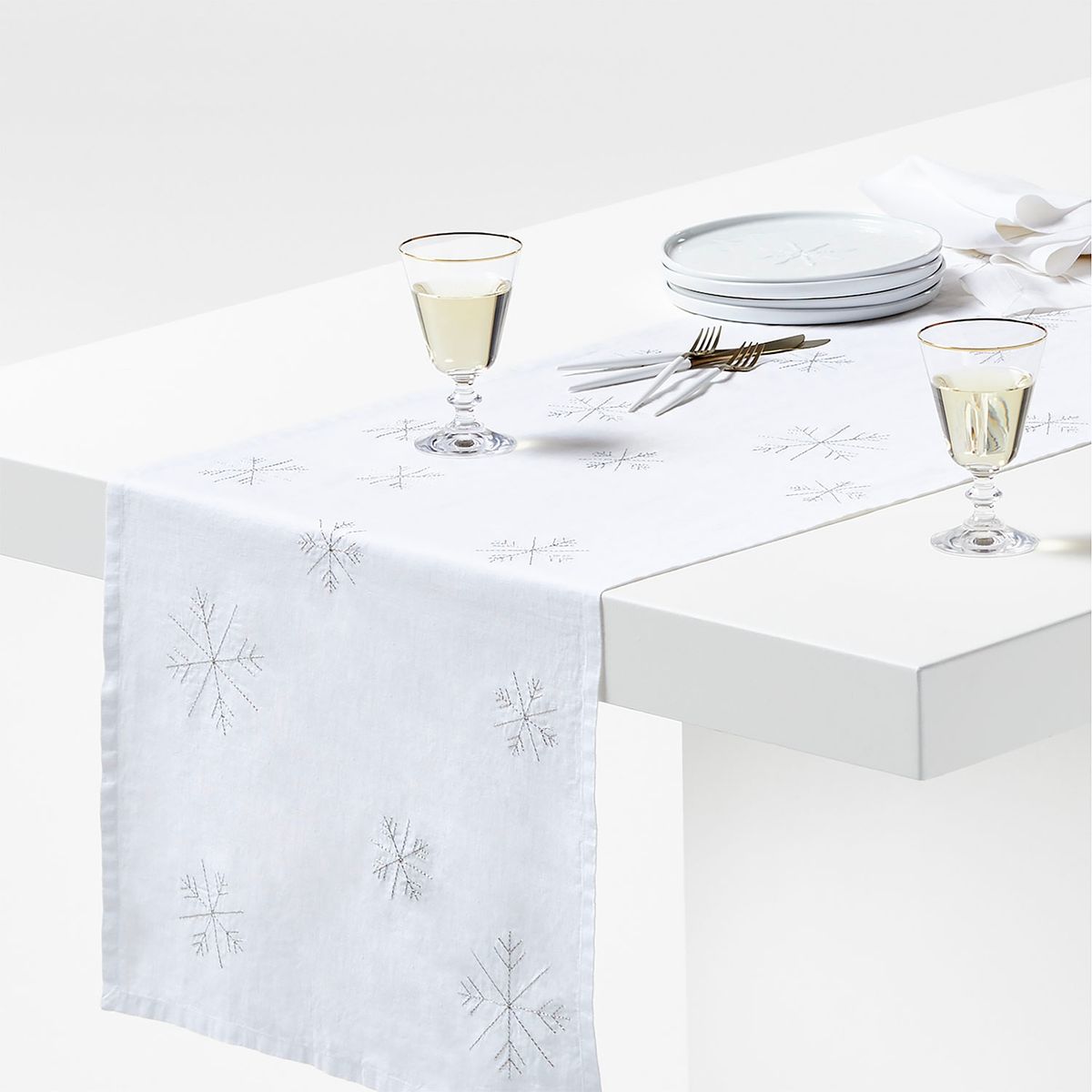 CRATE & BARREL - Camino Mesa Copo Nieve Crate & Barrel