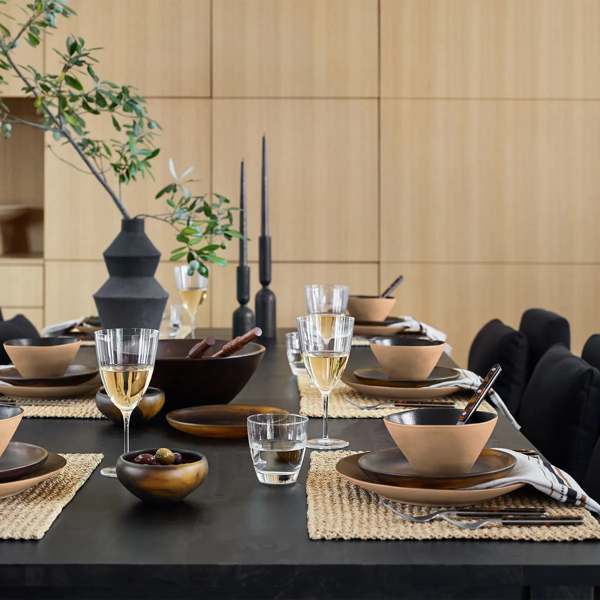 CRATE & BARREL - Mesa Comedor Basque Extensible Gris Crate & Barrel