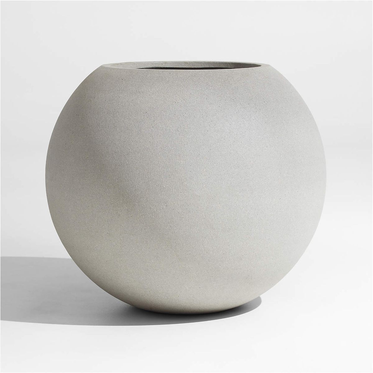 CRATE & BARREL - Macetero Sphere Gris Crate&Barrel