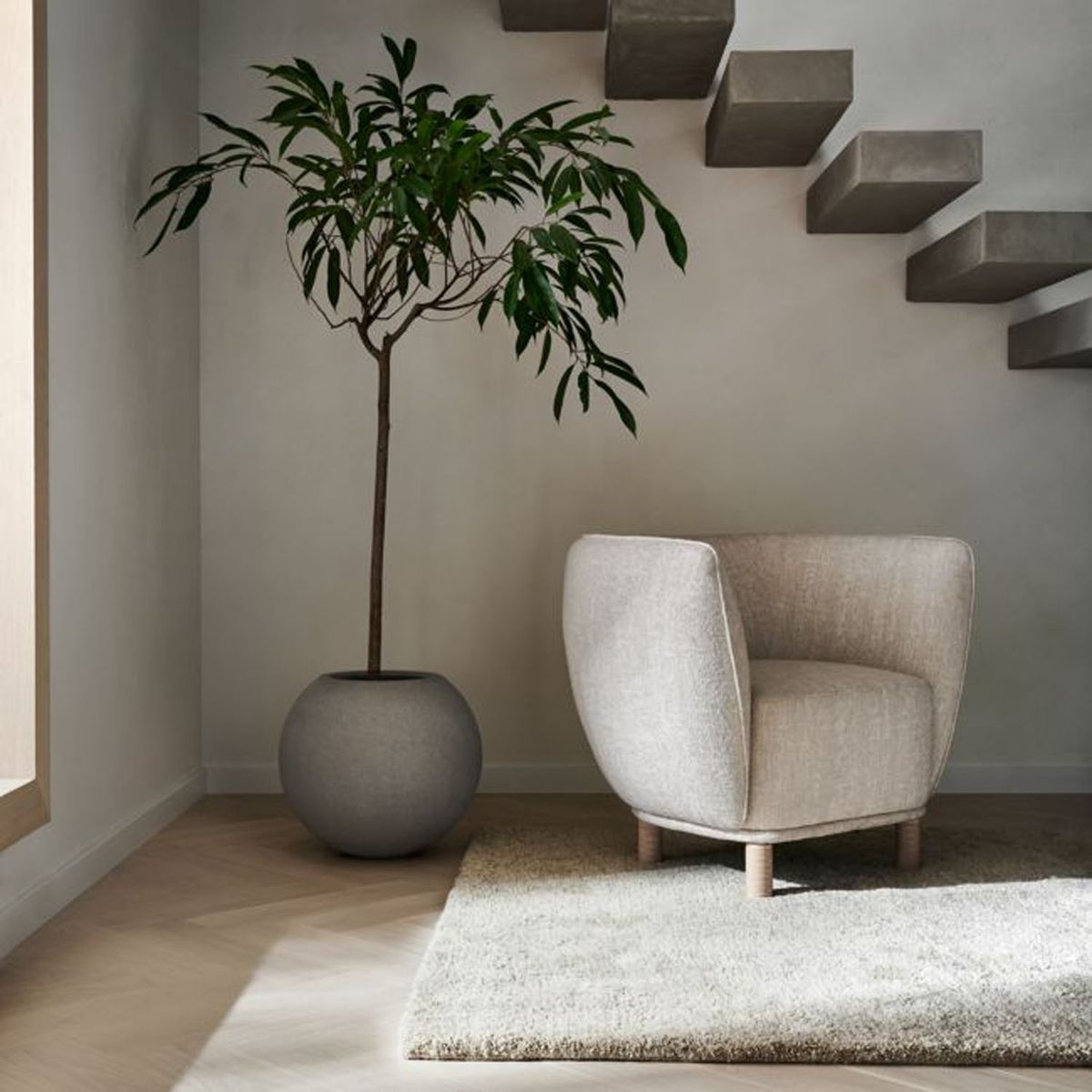 CRATE & BARREL - Macetero Sphere Gris Crate&Barrel