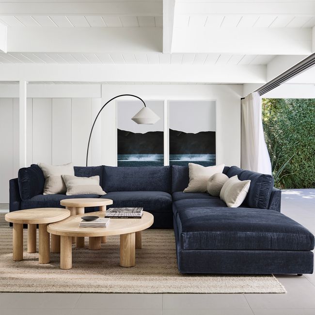 CRATE & BARREL - Mesa Centro Asimétrica Roble La Sal Crate & Barrel