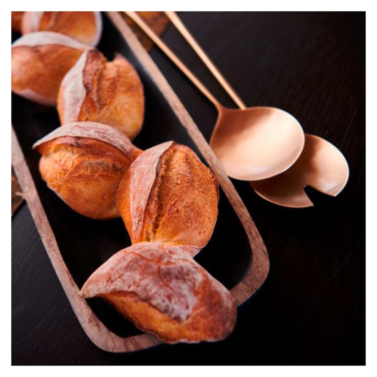 CRATE & BARREL - Set De 2 Piezas Para Servir Dorada Crate & Barrel