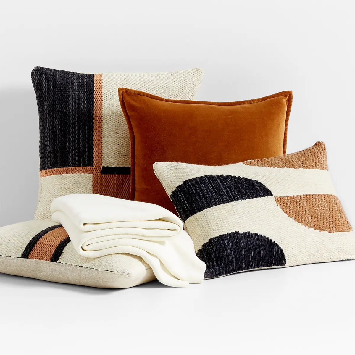 CRATE & BARREL - Funda De Cojín Lazio Woven Kilim Ink N Crate & Barrel